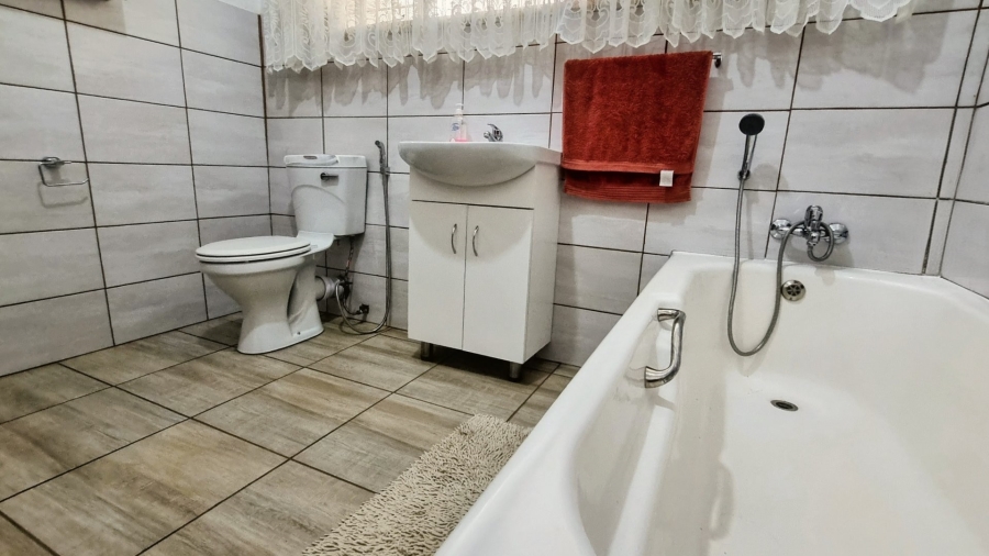 3 Bedroom Property for Sale in Oranjeville Free State